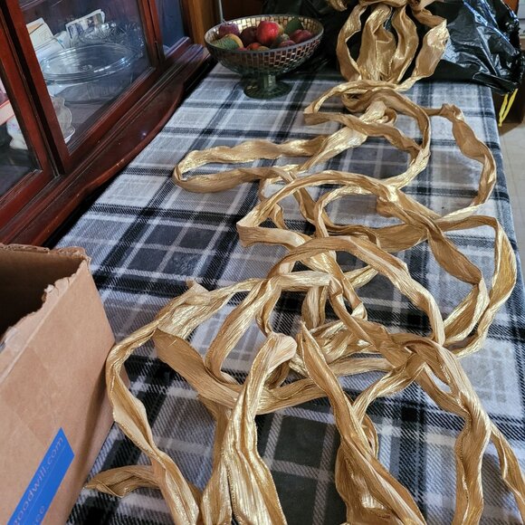 H214- Michaels Handmade 12"w Gold Sheen Wired Bow with (5) 8 ft Wired Tails - Picture 4 of 6